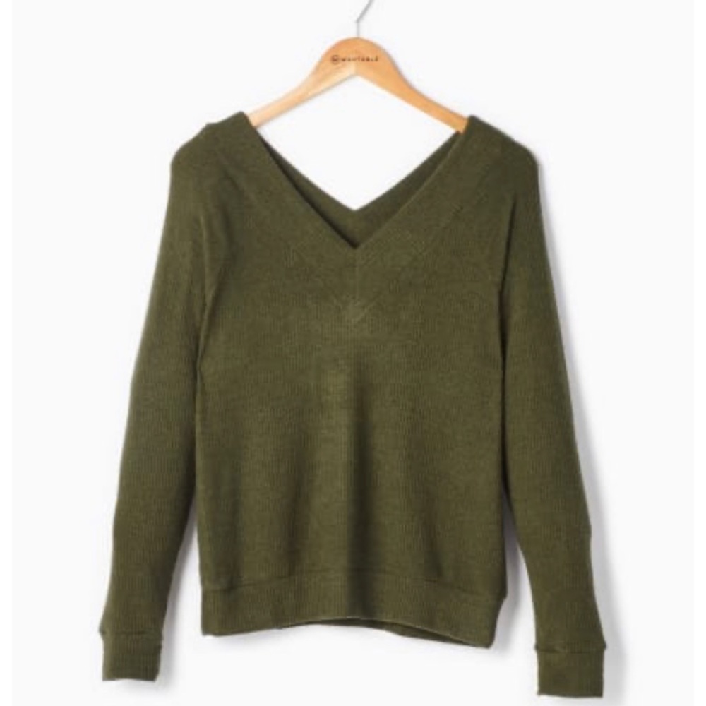 Wantable Brushed Rib Hacci Raglan V-Neck Top